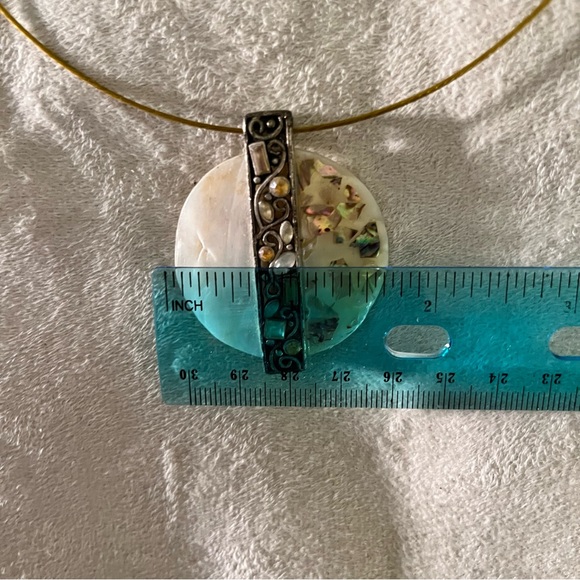 Abstract pendant necklace - Picture 8 of 9